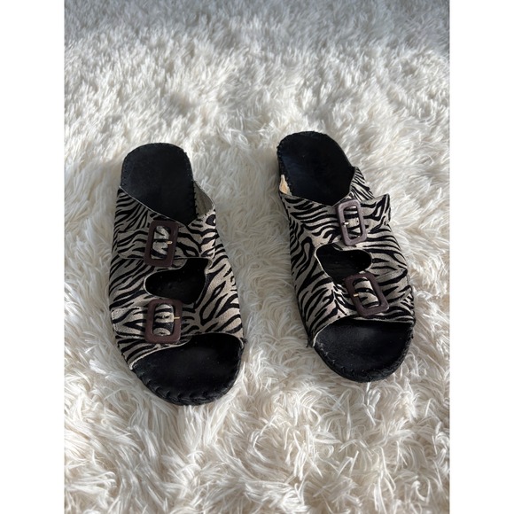 La Plume Zebra Print Buckle Sandals Slides Women's Fashion‎ Shoes 9 - Picture 1 of 6